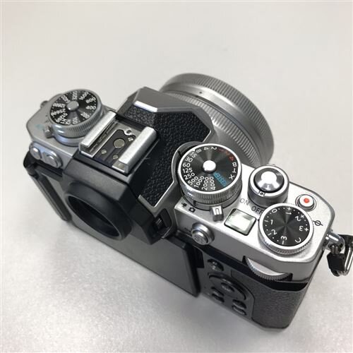 Appareil photo hybride Nikon Z FC + Z DX 16-50mm f/3.5-6.3 Vintage Silver – Image 4